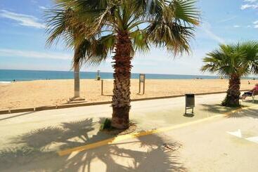 هتل Homeholidaysrentals  Maritim V