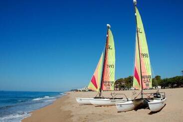 هتل Homeholidaysrentals  Maritim V