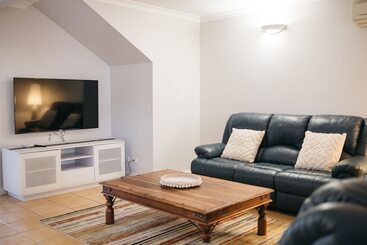هتل Middleton Beach By The Bnb Collection