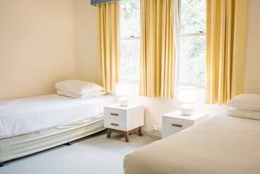 هتل Middleton Beach By The Bnb Collection
