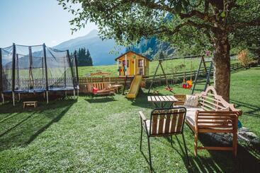 پانسیون Alpenhaus Monte