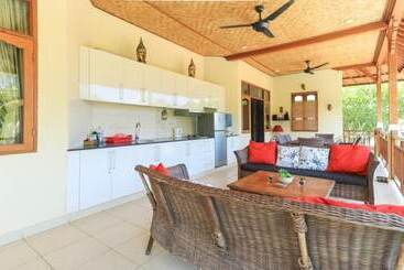 پانسیون Villa Mimpi Indah Lembongan