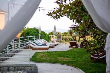 پانسیون Villa Nada