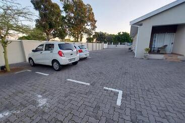 پانسیون Walmer Manor Guest House