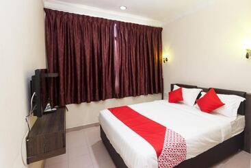 T P Hotel By Oyo Rooms