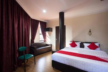 T P Hotel By Oyo Rooms
