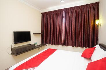 T P Hotel By Oyo Rooms
