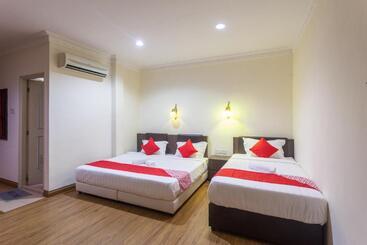 T P Hotel By Oyo Rooms
