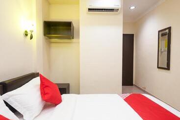T P Hotel By Oyo Rooms