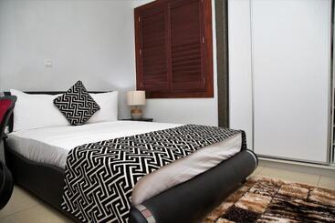 Zircon Hotel Gh
