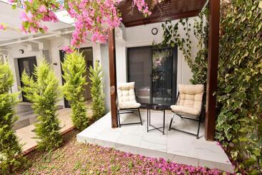 تختخواب و صبحانه Mykonut Boutique Suites