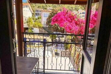 تختخواب و صبحانه Mykonut Boutique Suites