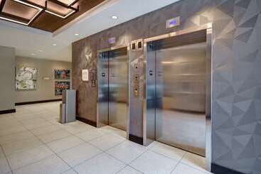 هتل Home2 Suites By Hilton Kalamazoo Downtown
