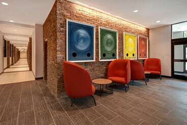 هتل Home2 Suites By Hilton Kalamazoo Downtown