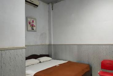 هتل Oyo 90529 Baruga Makassar