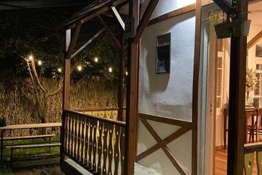 פנסיון Hnameni Stepanavan Guesthouse