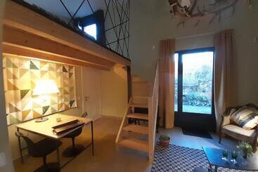 تختخواب و صبحانه Casa Cholavila