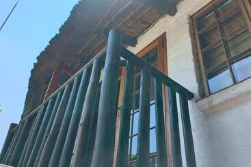 تختخواب و صبحانه Libra Lodge