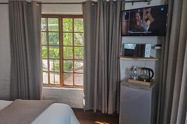 تختخواب و صبحانه Libra Lodge