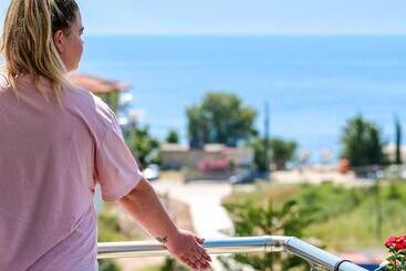 Nia Boutique Hotel By Rapo S Resort - Himare