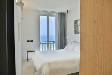 پانسیون Abelia Sea Suites