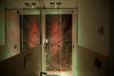 پانسیون Abelia Sea Suites