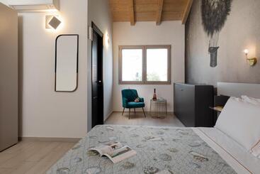 پانسیون Theodore Rooms