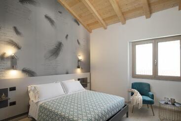 پانسیون Theodore Rooms