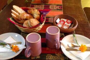 تختخواب و صبحانه Hostal Del Suri