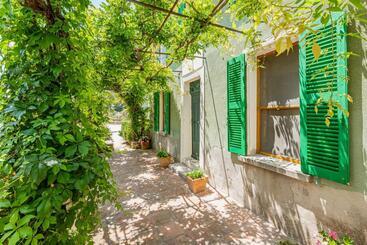 تختخواب و صبحانه La Bastide Des Saveurs