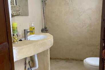 تختخواب و صبحانه Malaika House Paje