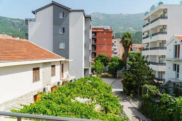 پانسیون Guest House Buskovic