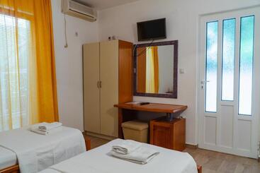 پانسیون Guest House Buskovic