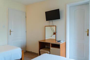 پانسیون Guest House Buskovic