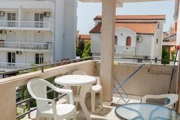 پانسیون Guest House Buskovic