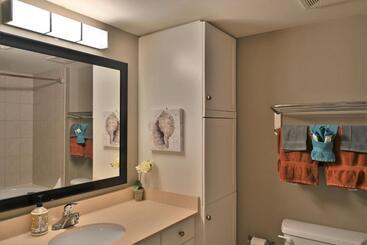 هتل Spectacular Ocean Front Real 1 Bedroom Condo, 2 Ba