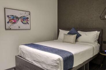 Microtel By Wyndham Wellington