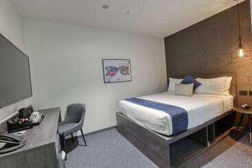 Microtel By Wyndham Wellington