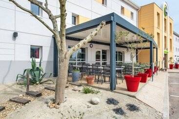 B&b Hotel Cholet Nord