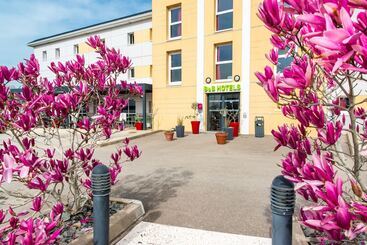 B&b Hotel Cholet Nord