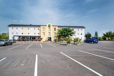 B&b Hotel Cholet Nord