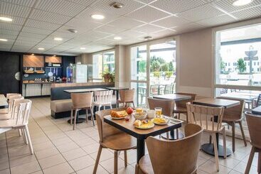 B&b Hotel Cholet Nord