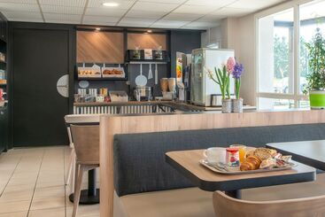 B&b Hotel Cholet Nord