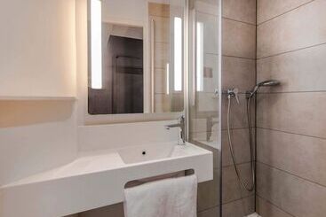 B&b Hotel Cholet Nord