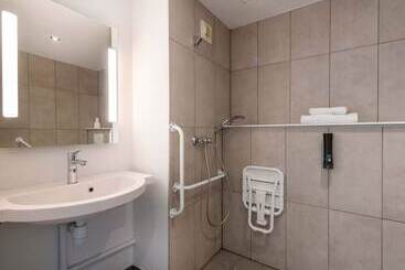 B&b Hotel Cholet Nord
