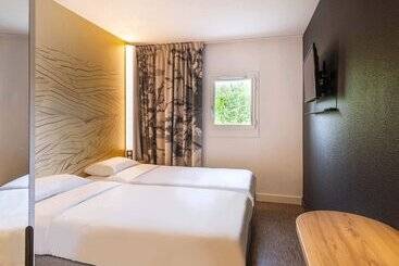 B&b Hotel Cholet Nord