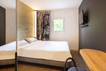 B&b Hotel Cholet Nord