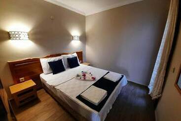 Dasis Hotel & Suites