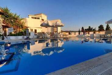 Dasis Hotel & Suites