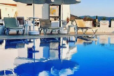 Dasis Hotel & Suites
